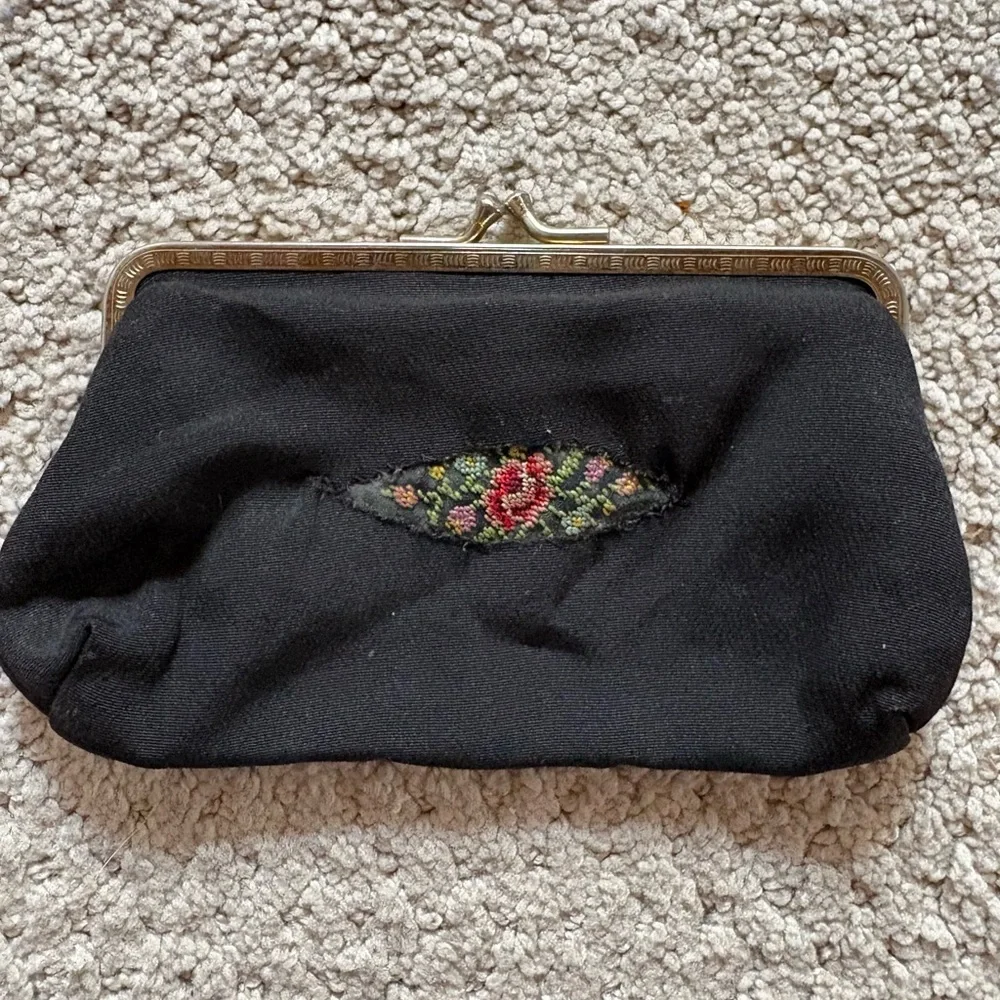 Vintage 1930’s Silk Black Coin Purse with Floral Accent